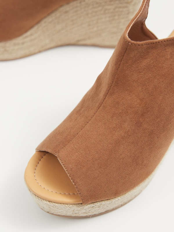 Leather effect wedge clog light brown
