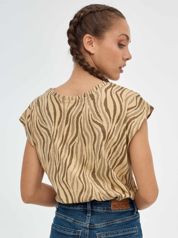 Beige animal print t-shirt earth brown middle back view
