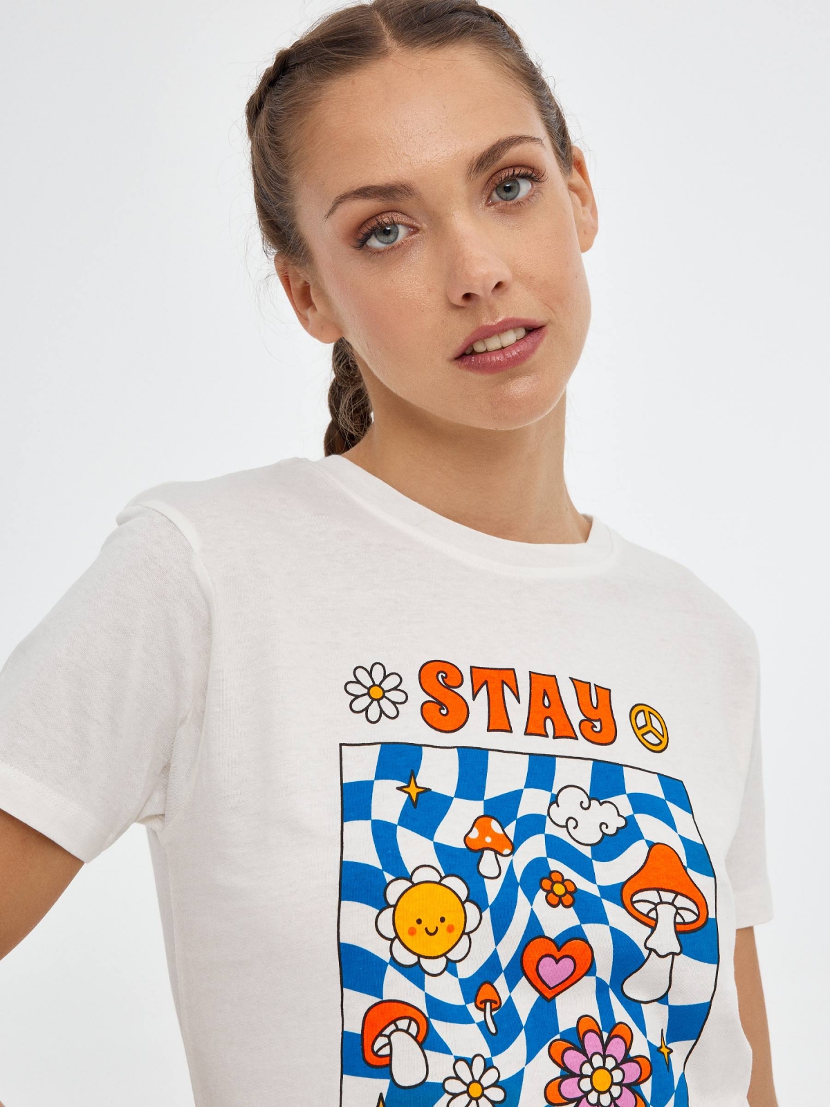 Camiseta Stay Groovy blanco roto vista detalle