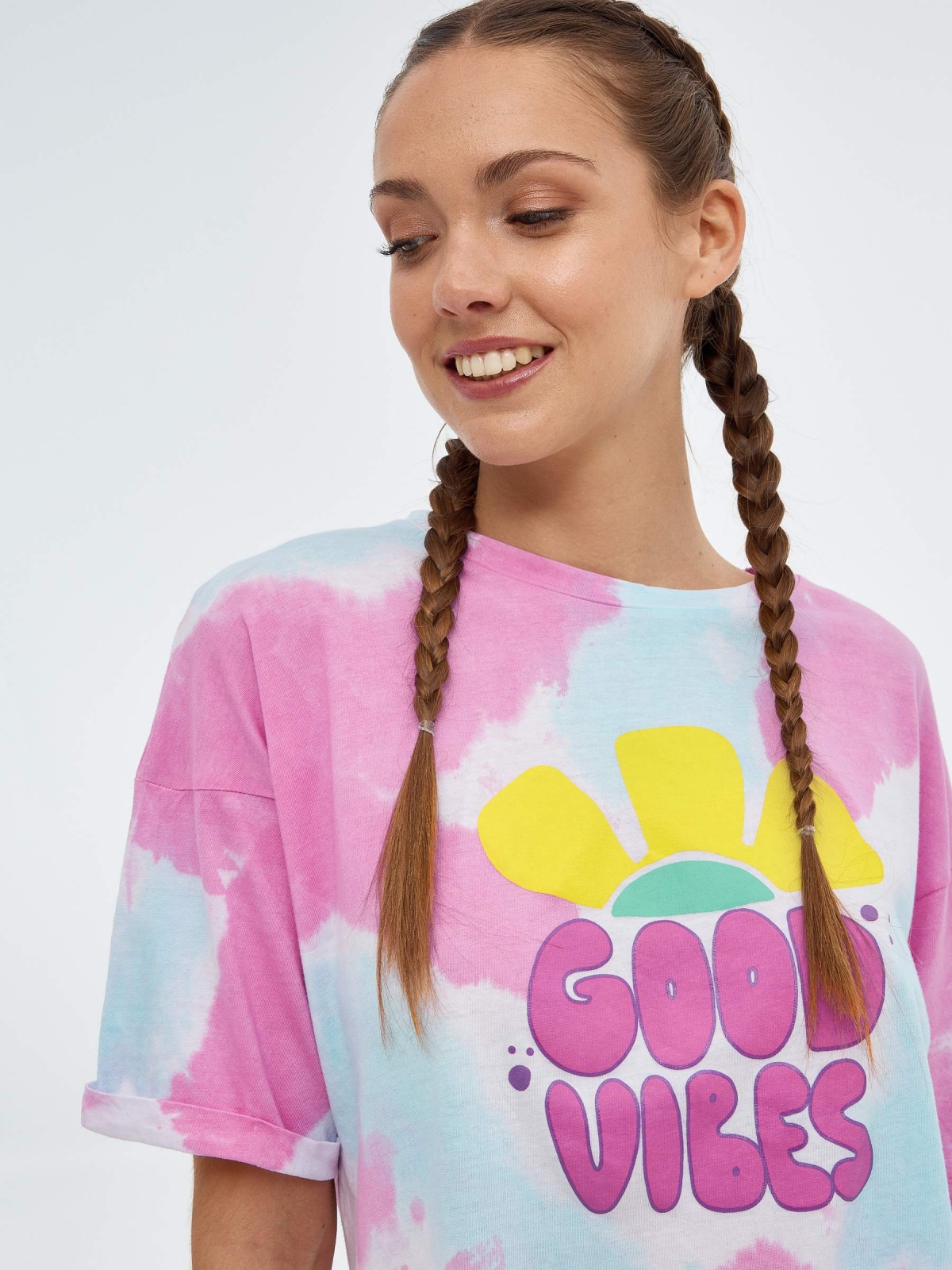 Camiseta tie&dye Good Vibes multicolor vista detalle