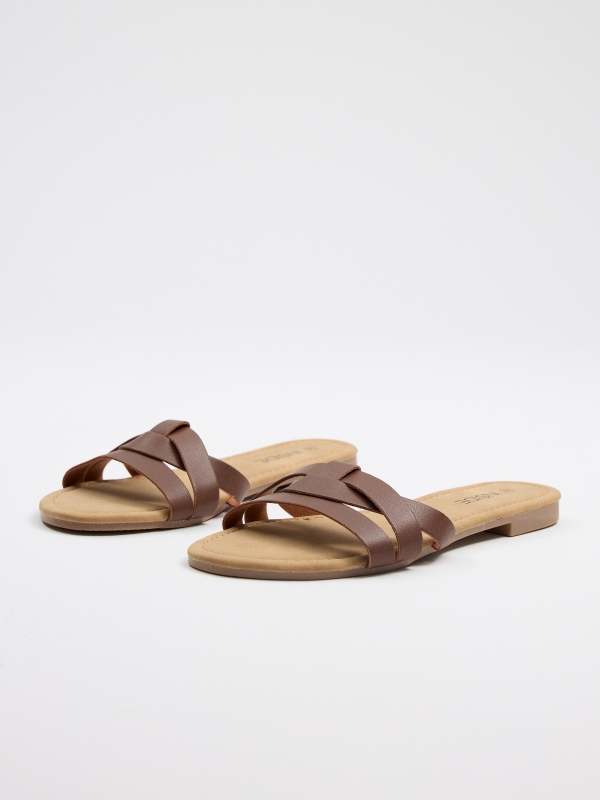 Strappy thong sandal earth brown 45º front view