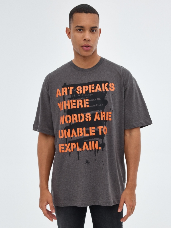 T-shirt com palavras sobredimensionadas melange escuro vista meia frontal