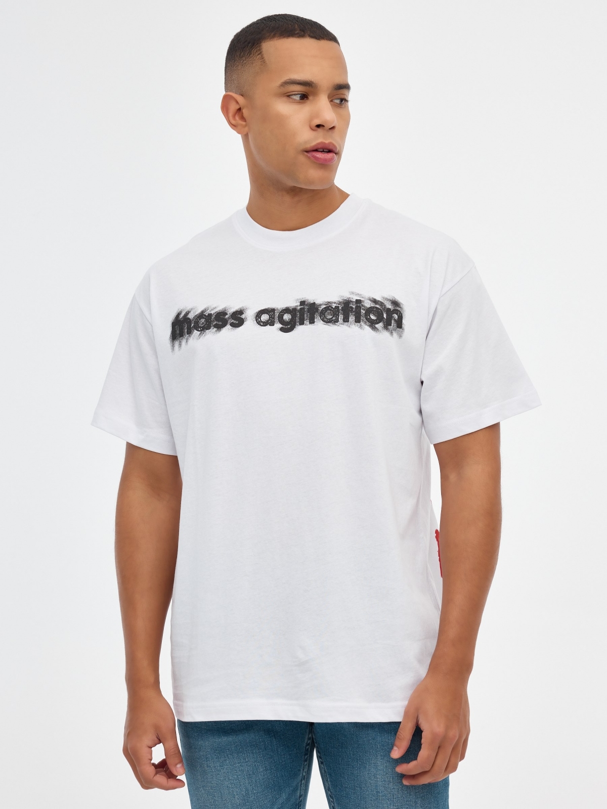 T-shirt de agitação em massa branco vista meia frontal