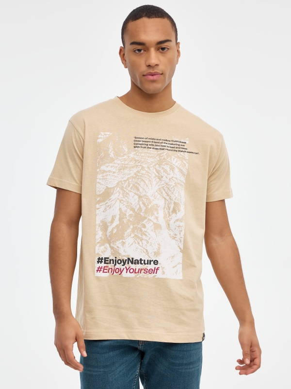 T-shirt com estampa da natureza areia vista meia frontal