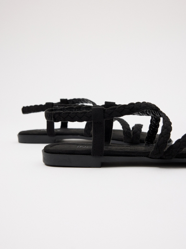 Braided straps sandal black detail view