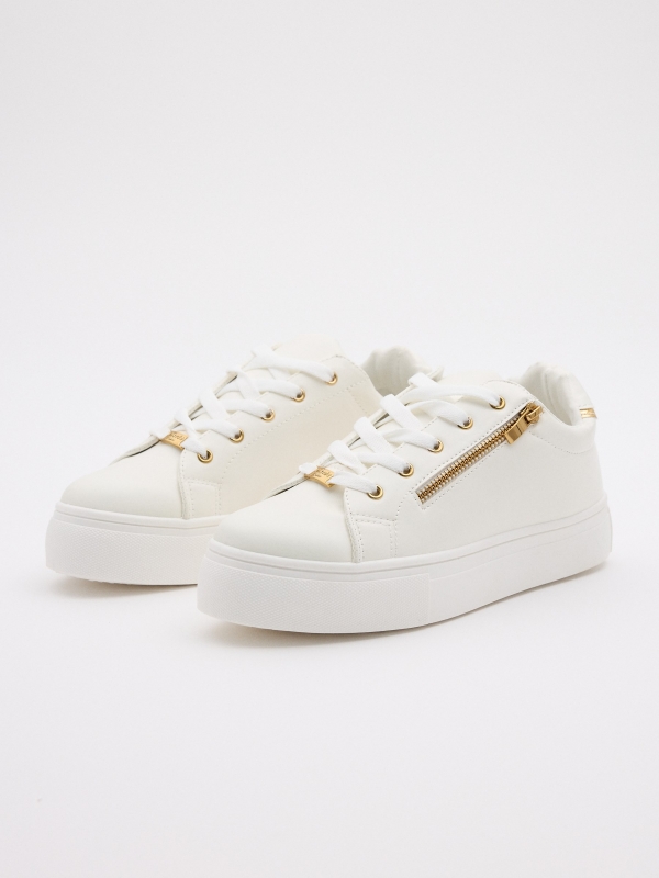 Casual sneaker with platform white 45º front view