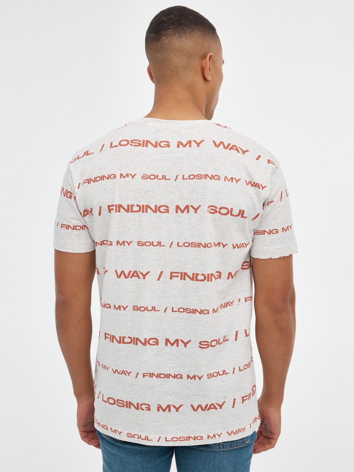 Camiseta estampado palabras gris vista media trasera
