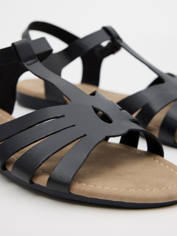Sandálias com tiras cruzadas preto/bege vista detalhe