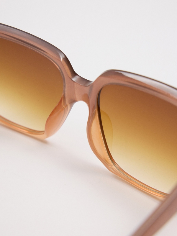 Square acetate sunglasses brown detail view