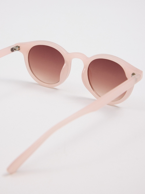 Óculos de sol redondos de acetona rosa vista detalhe