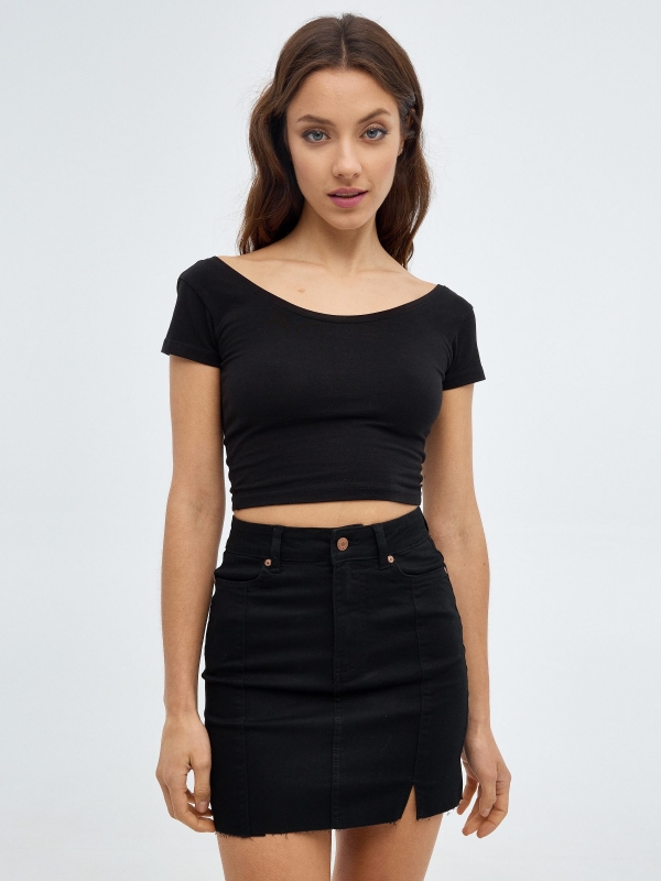 Mini slim skirt with slit black middle front view