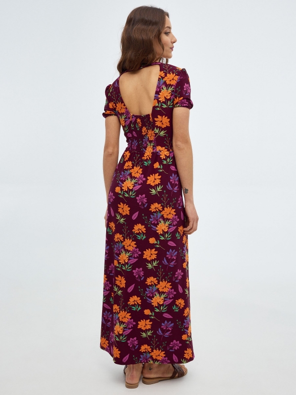 Vestido maxi estampado com flores beringela vista meia traseira