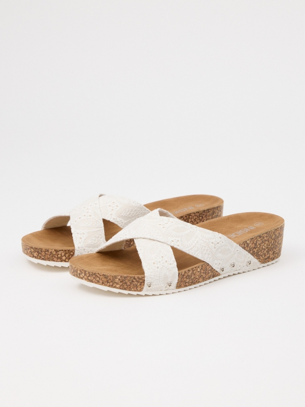 Wedge with embroidered cross straps off white 45º front view