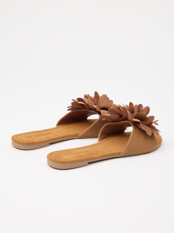 Floral sandal with flower earth brown 45º back view