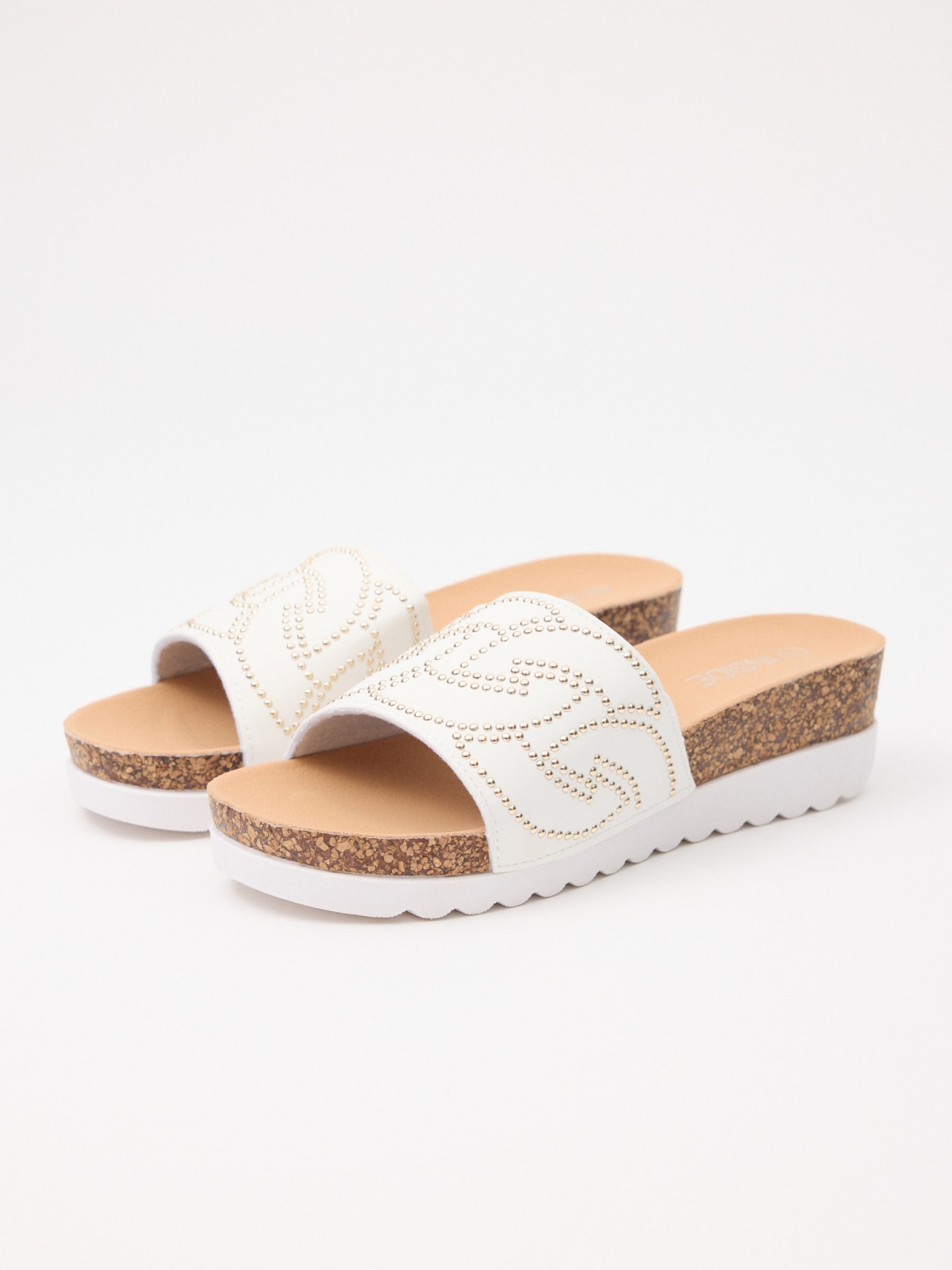 Wedge with studded strap white 45º front view