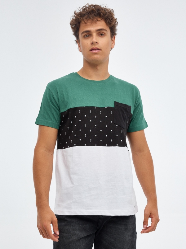 T-shirt em color block com pontos branco vista meia frontal