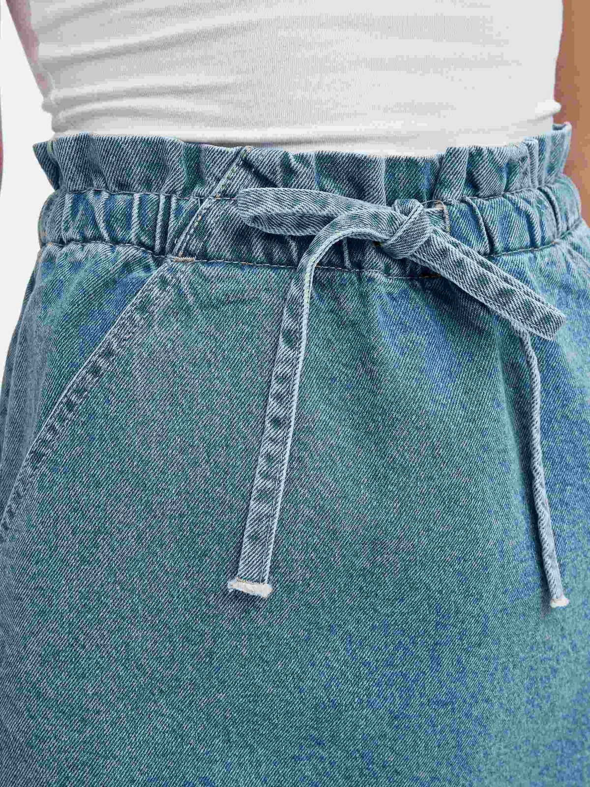 Denim skirt with elastic waistband blue detail view