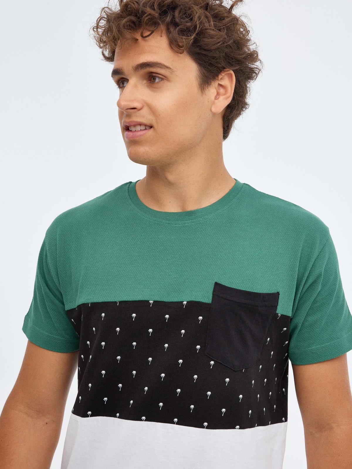Colour block t-shirt with polka dots white detail view