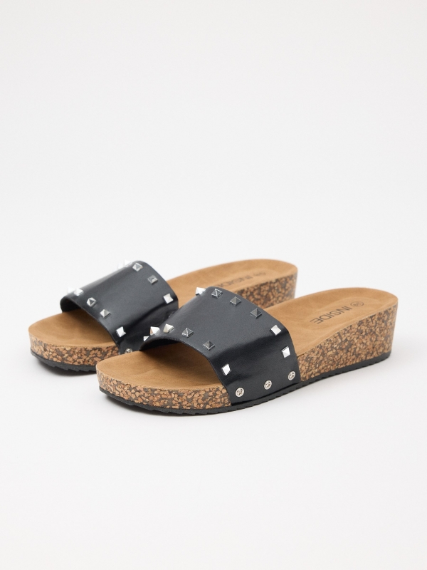 Wedge with studs black/beige 45º front view