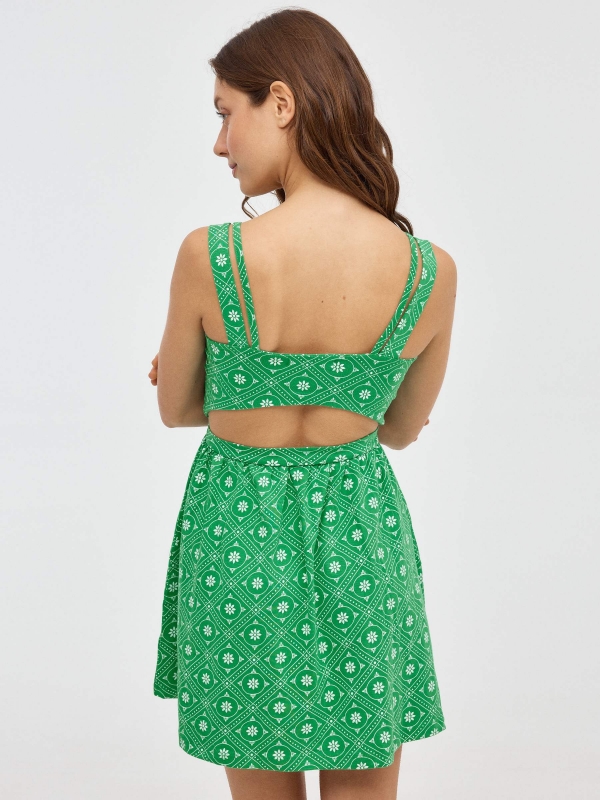 Vestido mini com abas abertas nas costas verde vista meia traseira