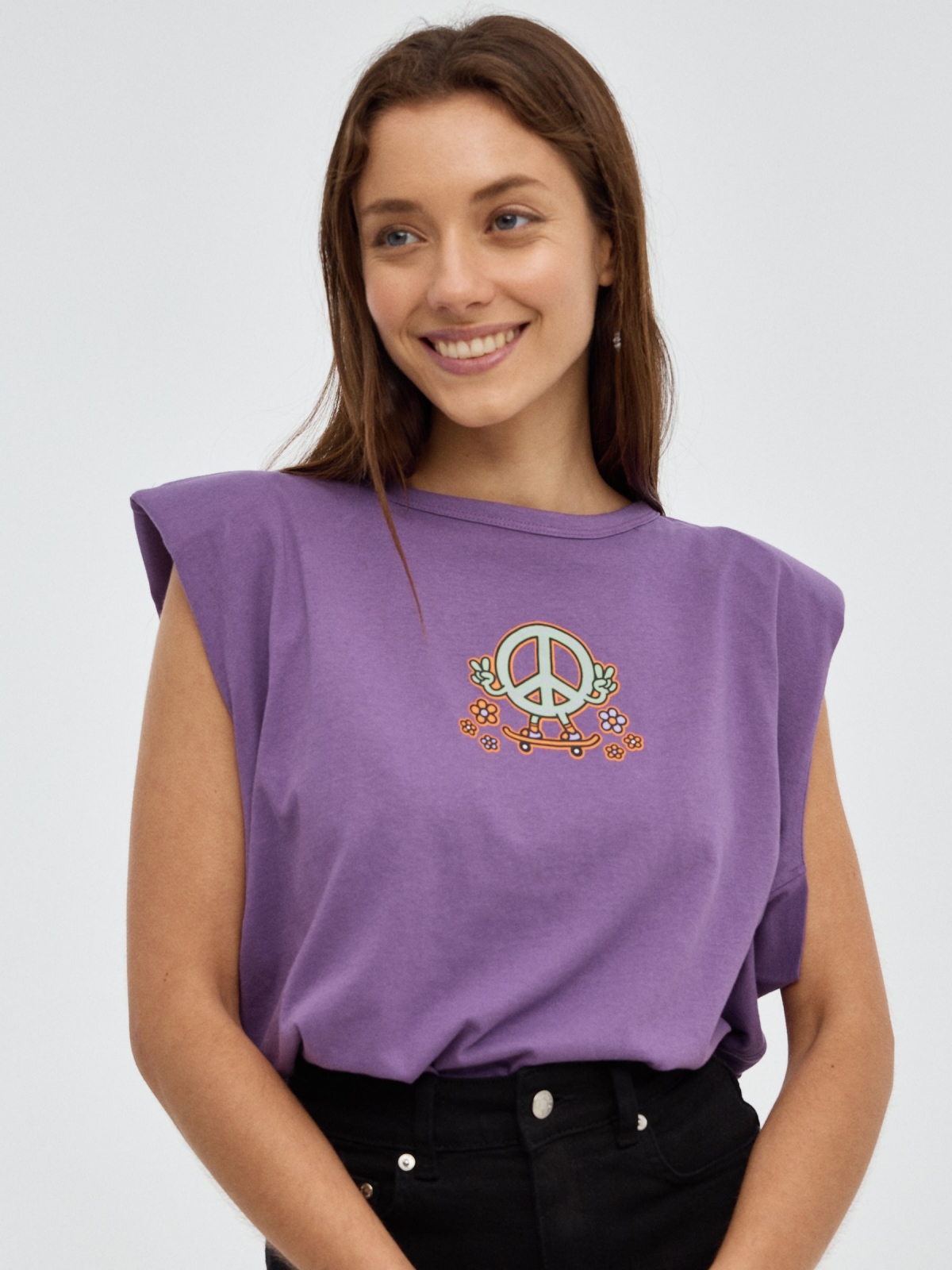 Print T-shirt with shoulder pads aubergine middle front view