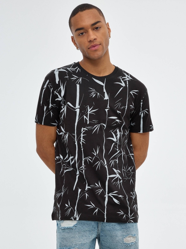 T-shirt estampada de bambu preto vista meia frontal