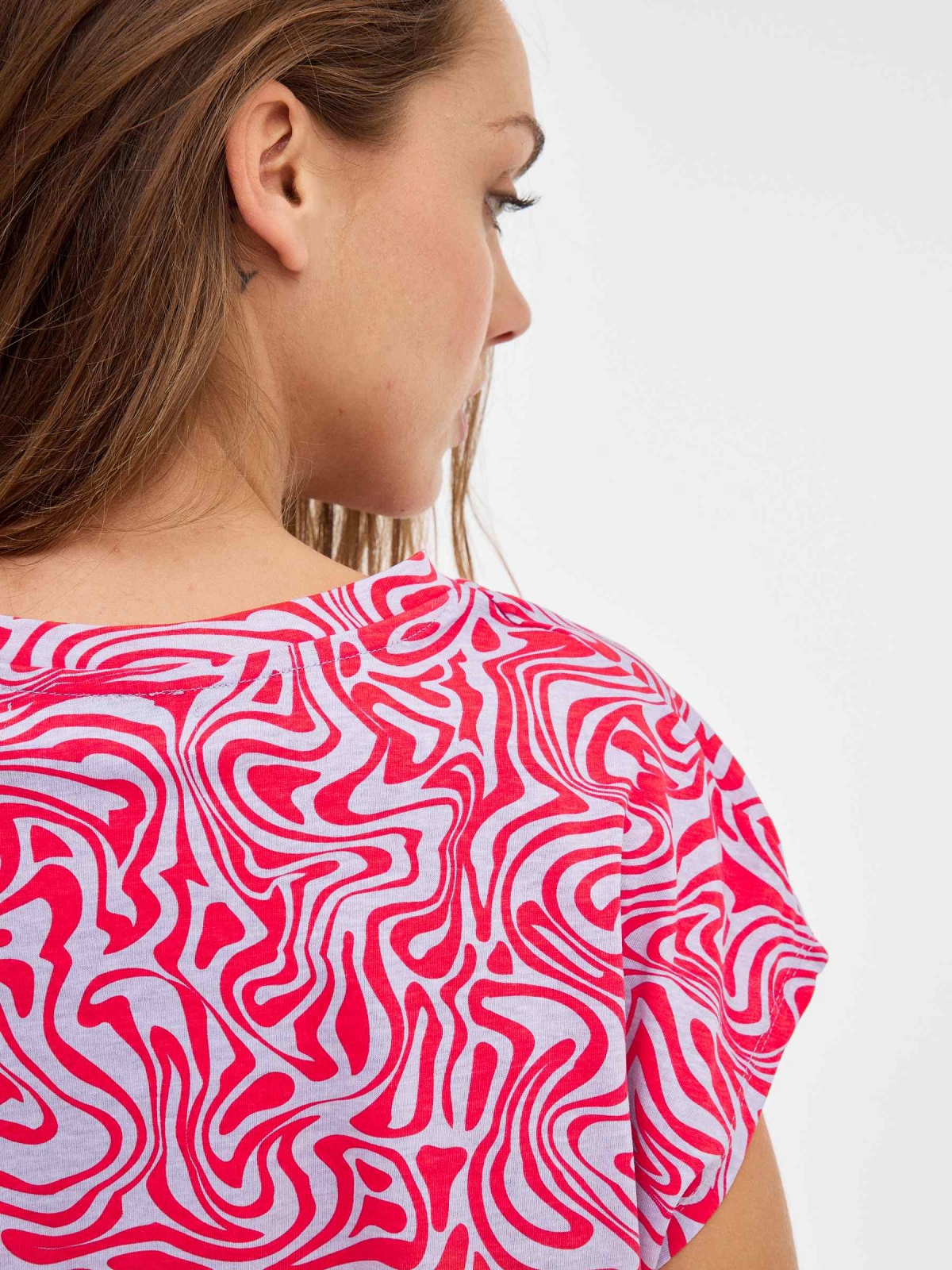 Psychedelic print t-shirt with knot mauve detail view