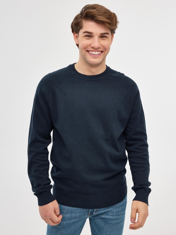 Basic Round Pullover blue middle front view