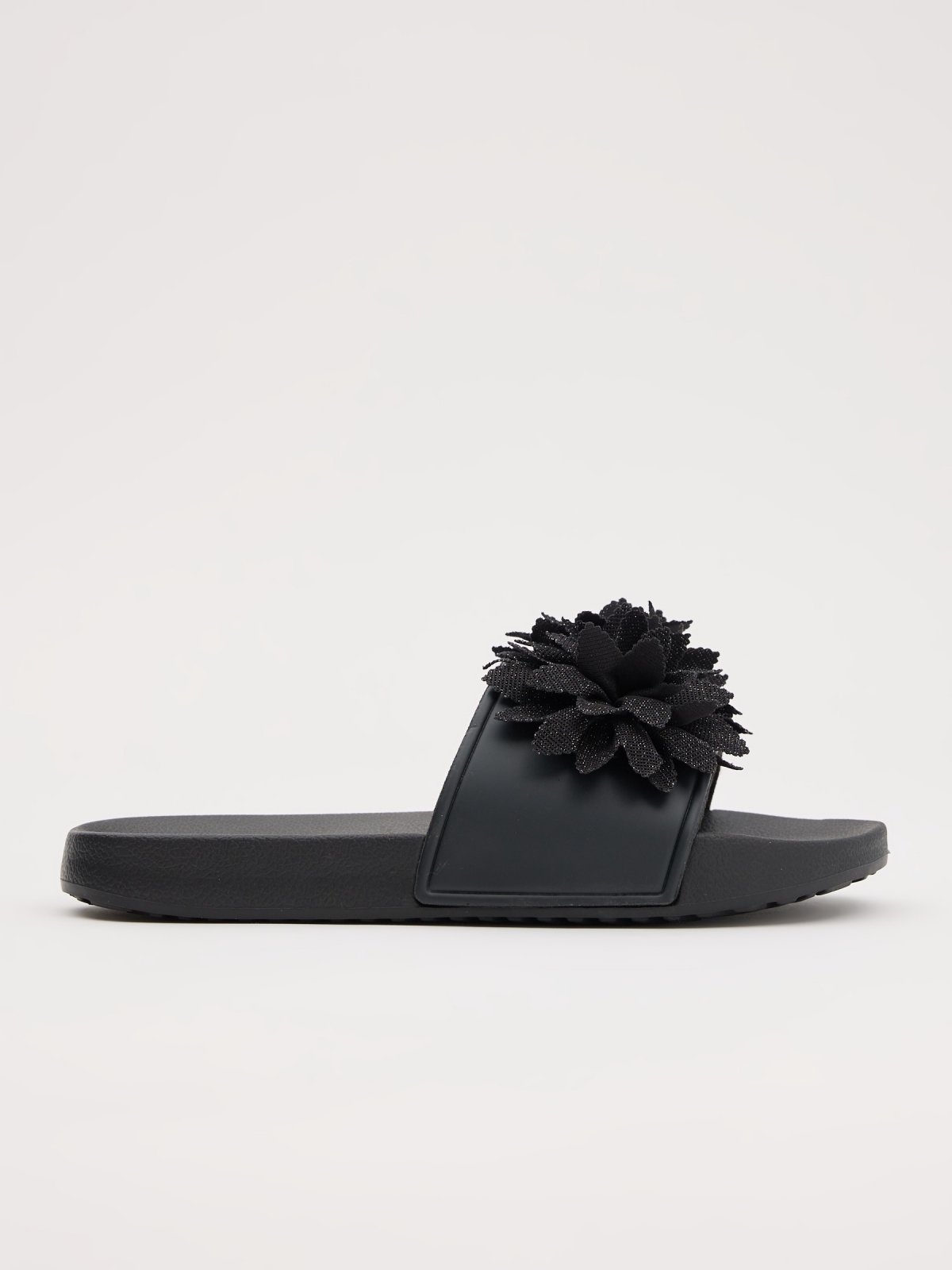Flip flops com flor preto vista lateral