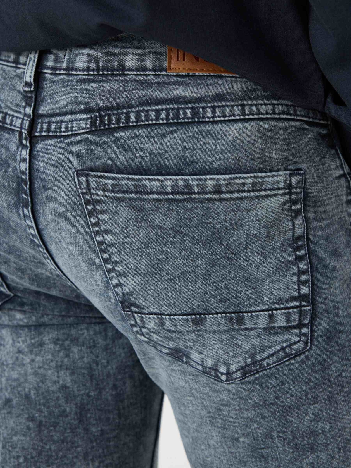 Jeans super slim azul vista detalhe