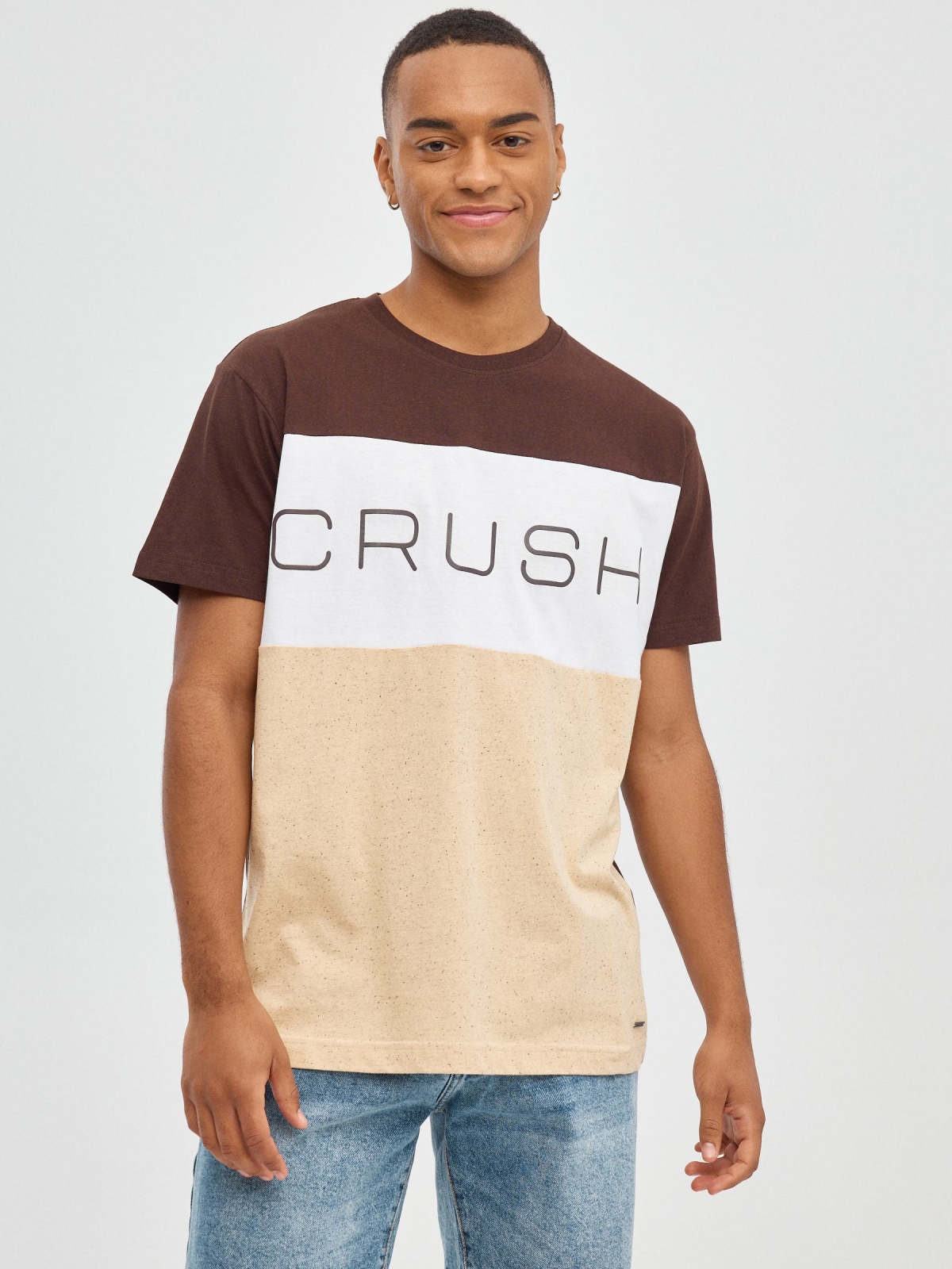 Camiseta color block Crush marrom vista meia frontal