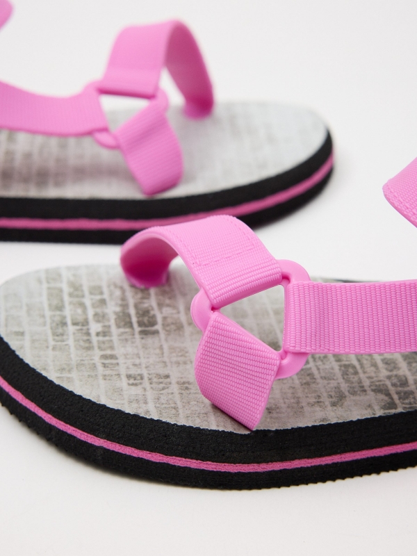 Sandálias sport de caranguejo pastilha elástica rosa vista detalhe