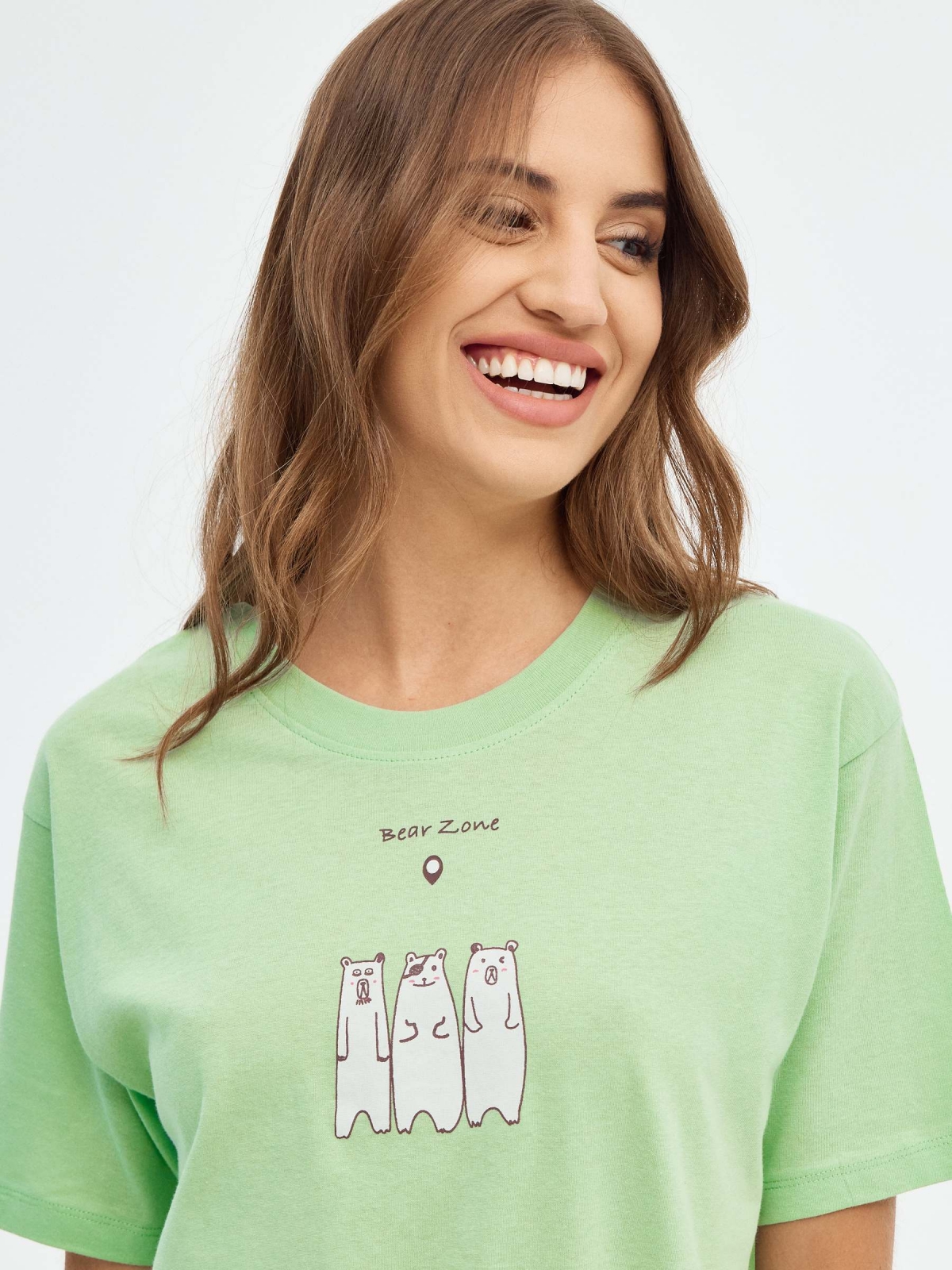 Oversized T-shirt In Forest light green detail view