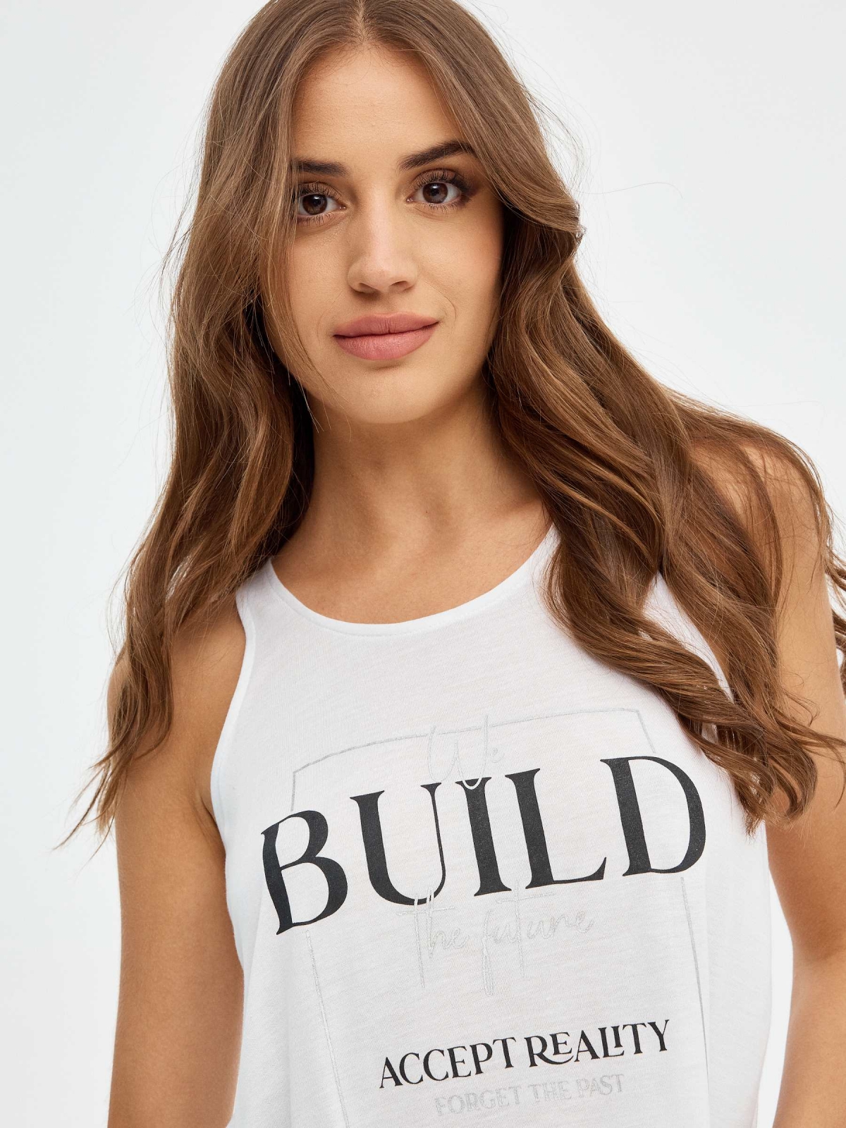 Fluid T-shirt with text white detail view