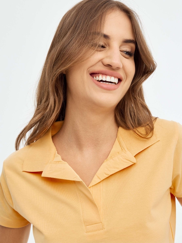 Polo neck crop t-shirt light yellow detail view