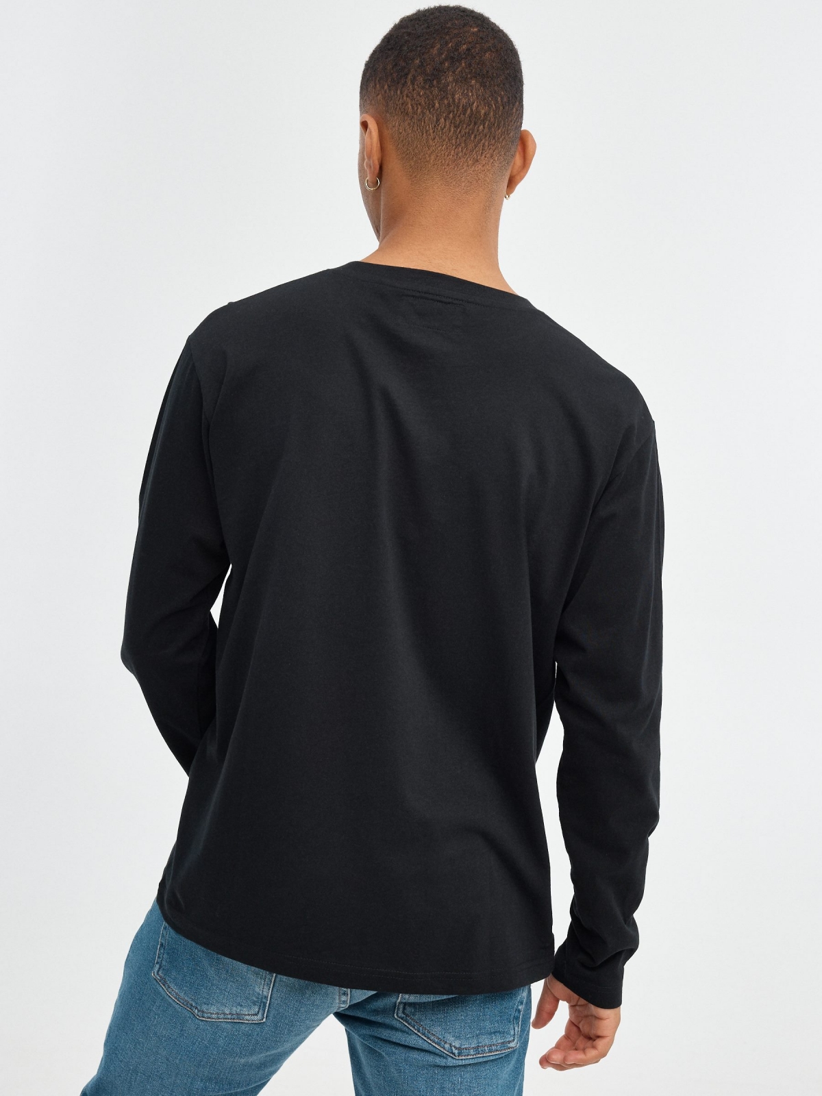 Camiseta regular INSIDE negro vista media trasera