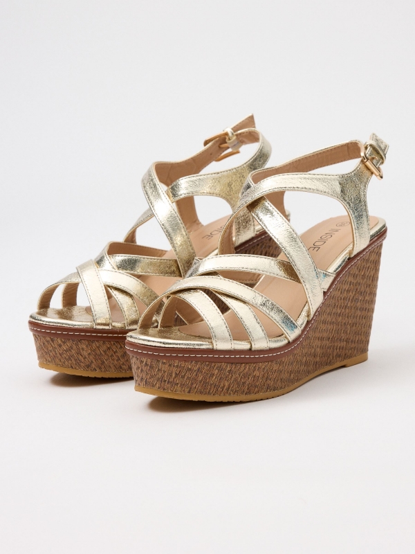 Wedge with golden strips light yellow 45º front view
