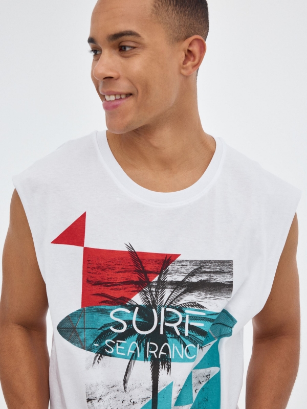 T-shirt havaiana sem mangas branco vista detalhe