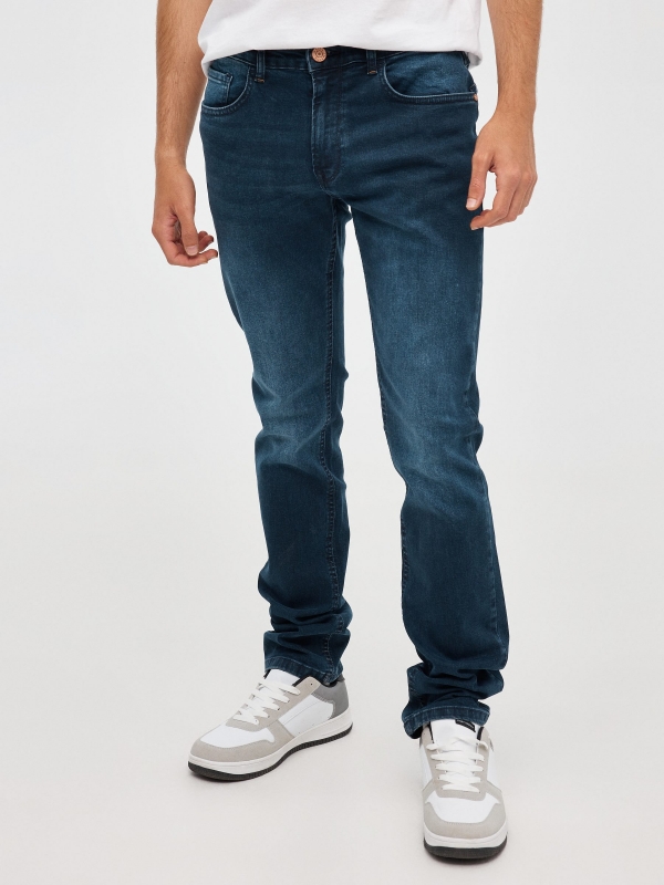 Basic jeans blue middle front view