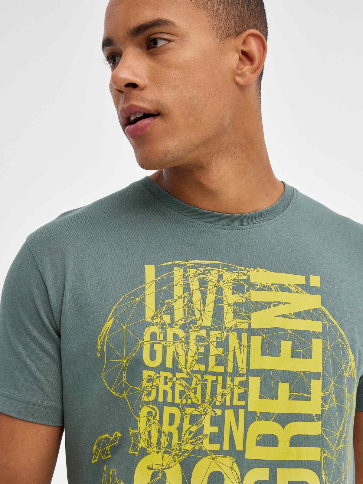 T-shirt Be Green verde acinzentado vista detalhe