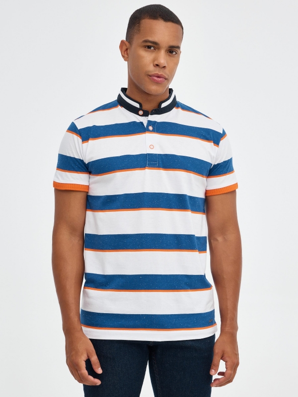 Polo mao with stripes and contrasts blue middle front view