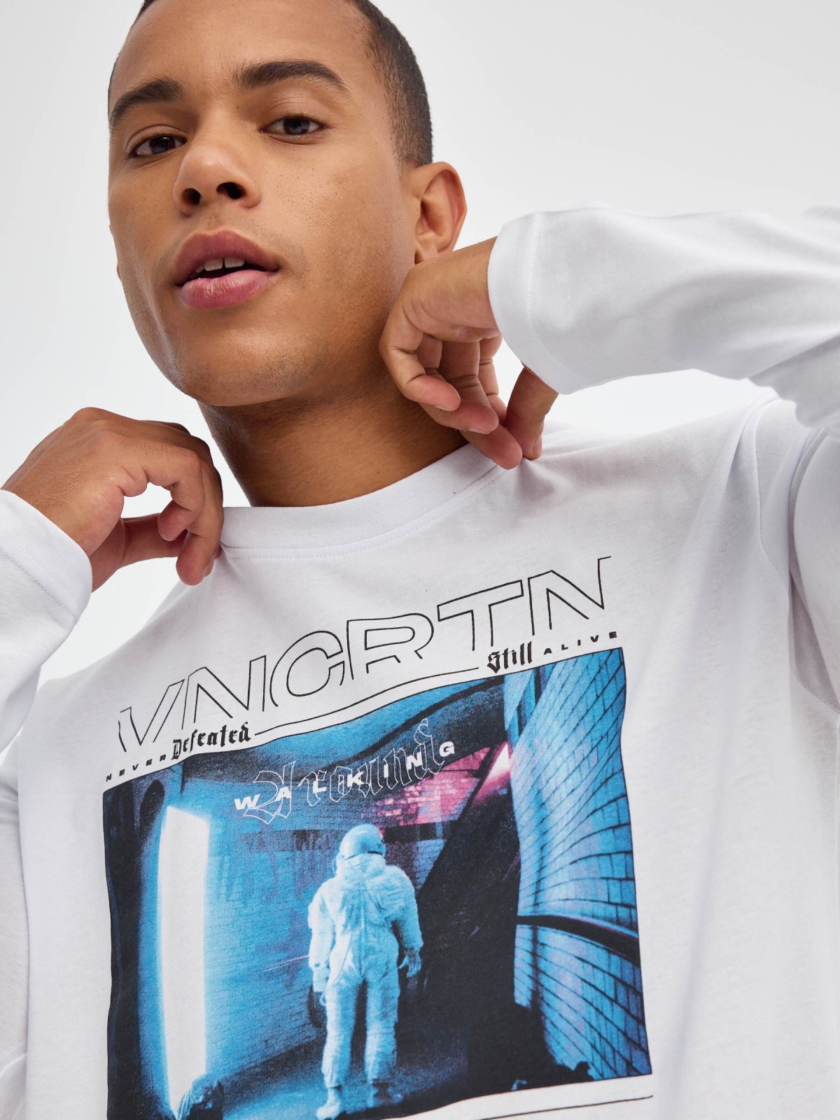 Camiseta VNCRTN DESTINY blanco vista detalle