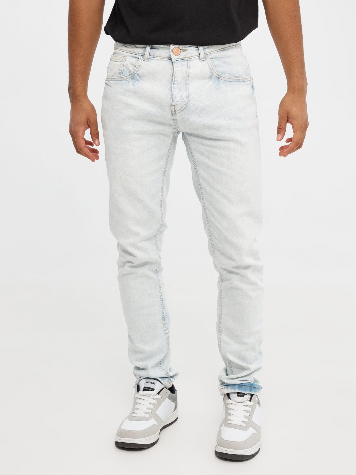 Light blue super slim jeans blue middle front view