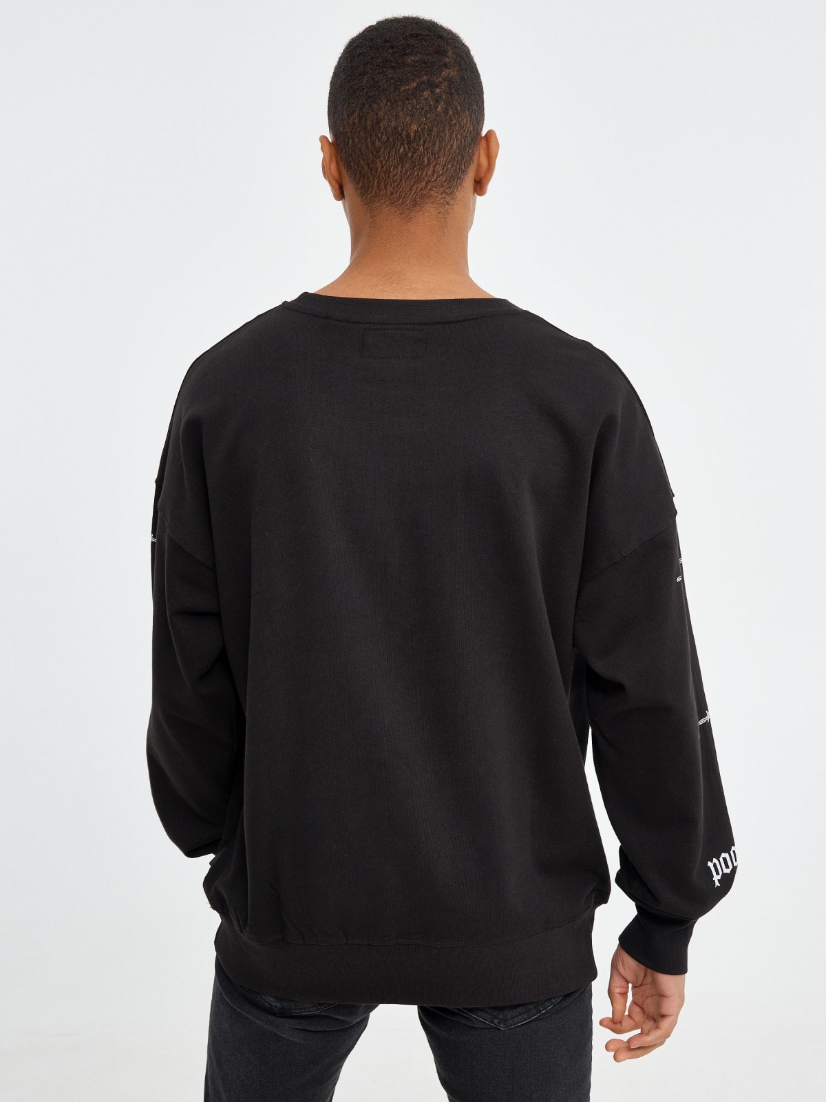 Hoodless sweatshirt with print black middle back view