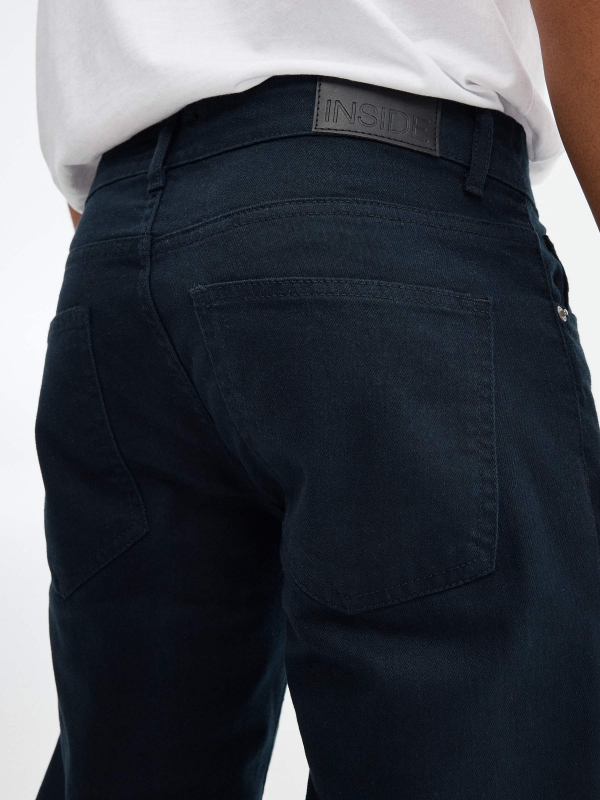 Basic colored jeans blue detail view