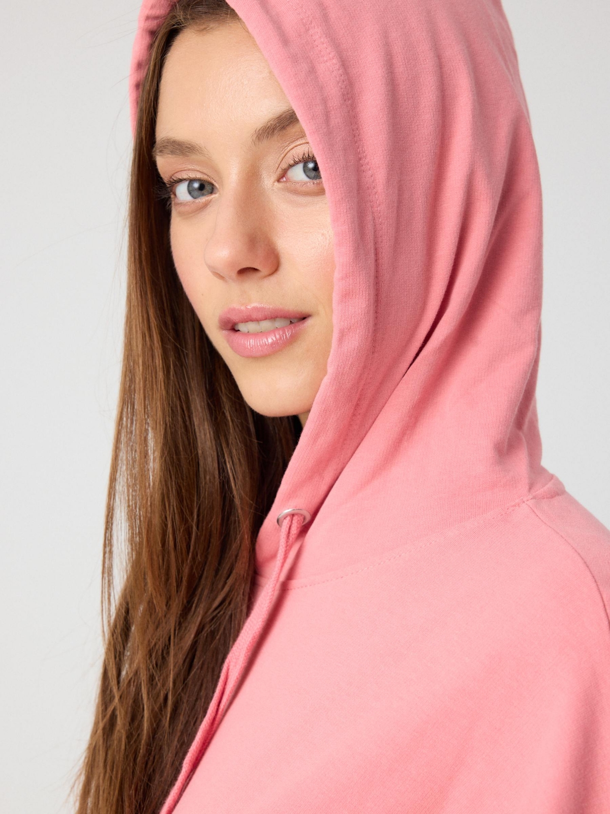 Basic hoodie light pink detail view