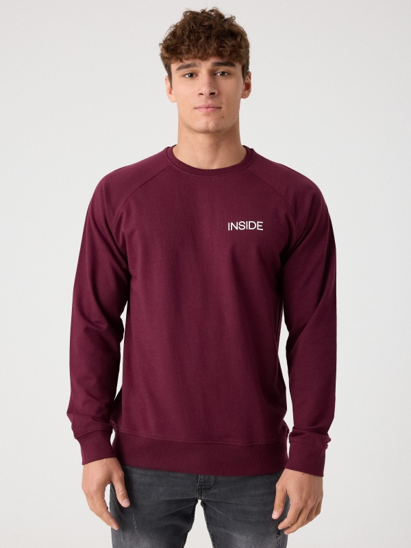 Basic sweatshirt with text garnet middle front view