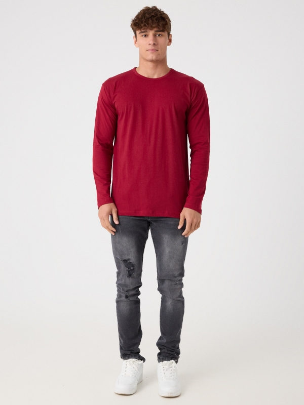 Basic T-shirt with logo red front view
