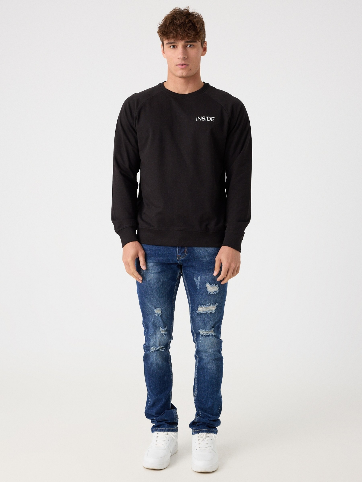 Basic sweatshirt with text black front view