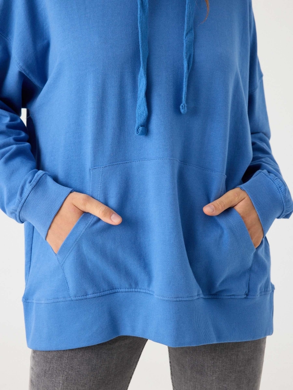 Basic hoodie blue detail view